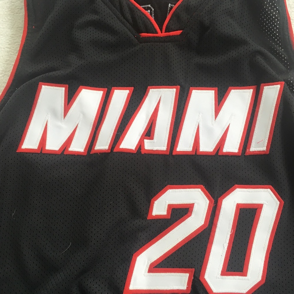 Miami Heat autograph jersey - Picture 4 of 5